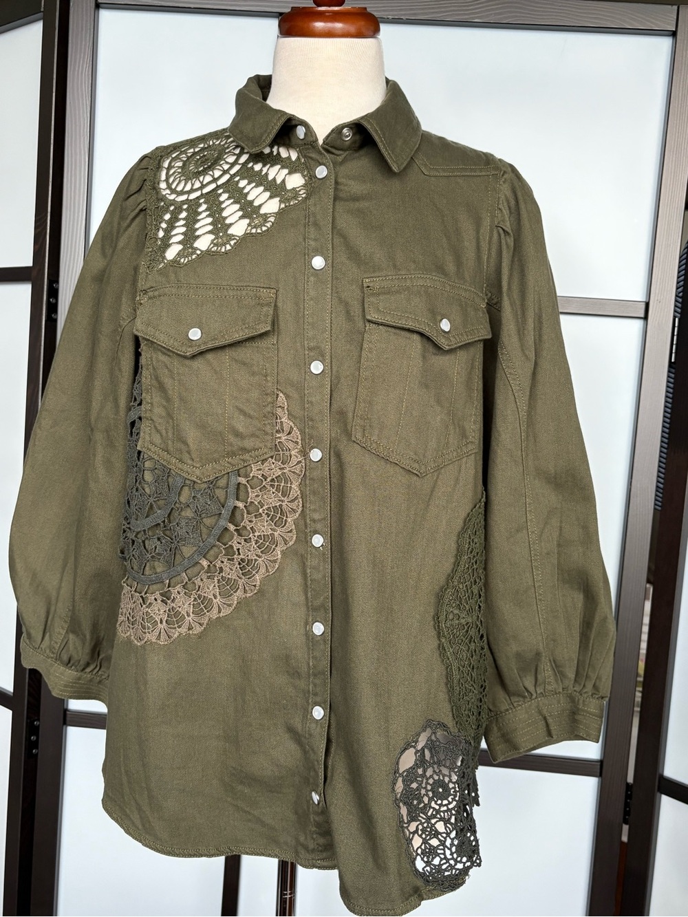 Pilcro Anthropologie Olive Crochet Lace Applique Utility Shirt Top L